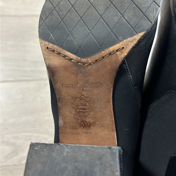 Donald J Pliner Edyn Ankle Boot Black - Picture 9 of 15